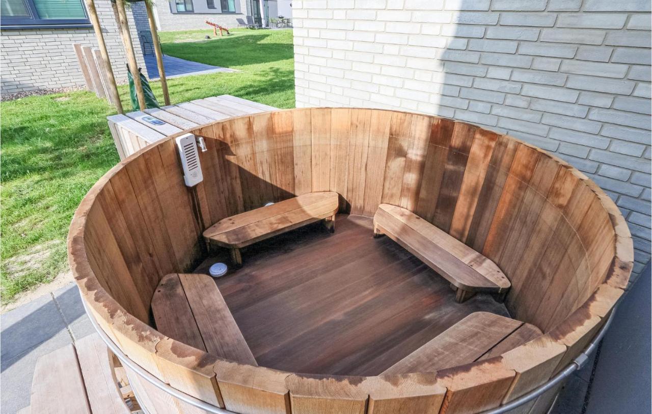 Amazing Home In Lembruch-Duemmer See With Sauna Екстериор снимка